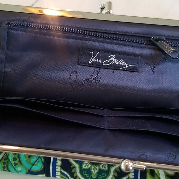 Vera Bradley wallet. - Picture 4 of 5